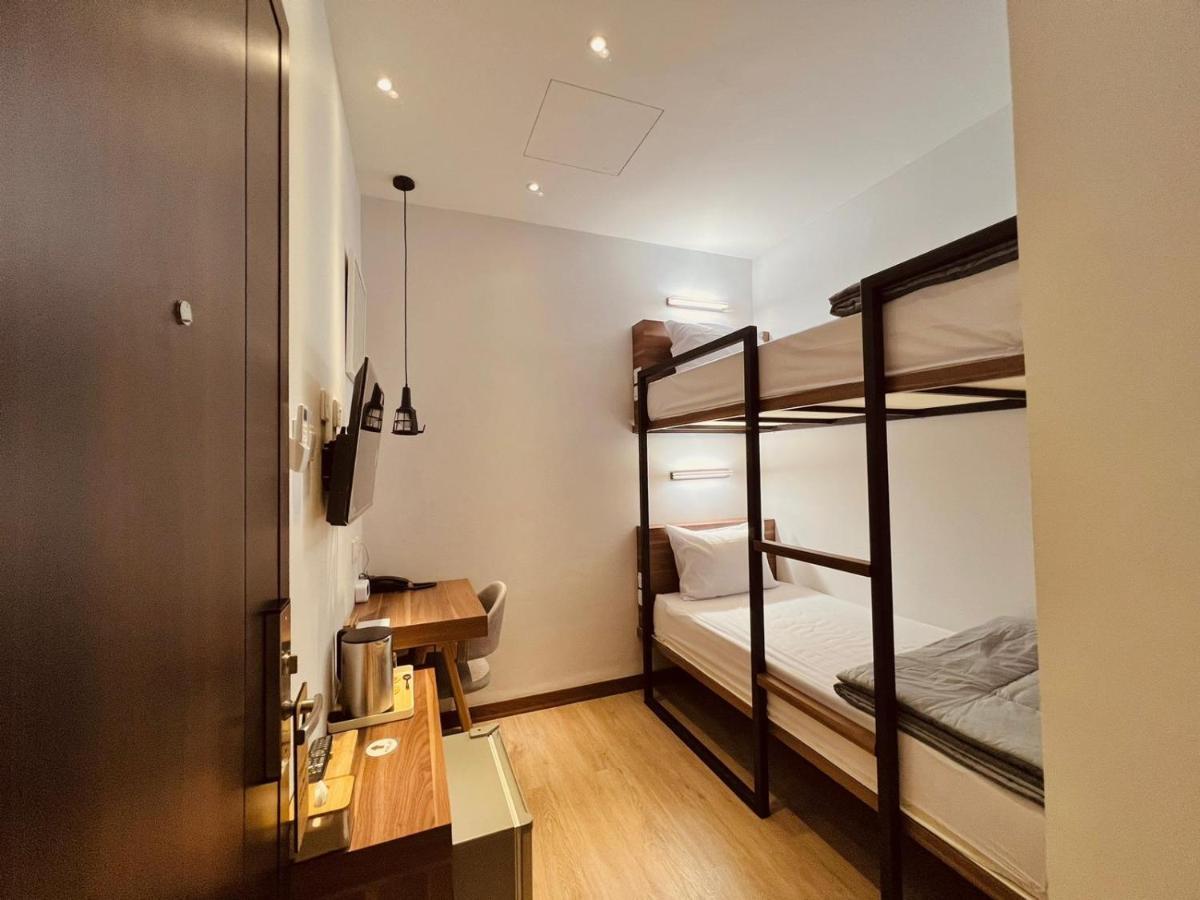 Oxy Suites G-03 At Shop House Meisterstadt Pollux Habibie Batam Exterior photo
